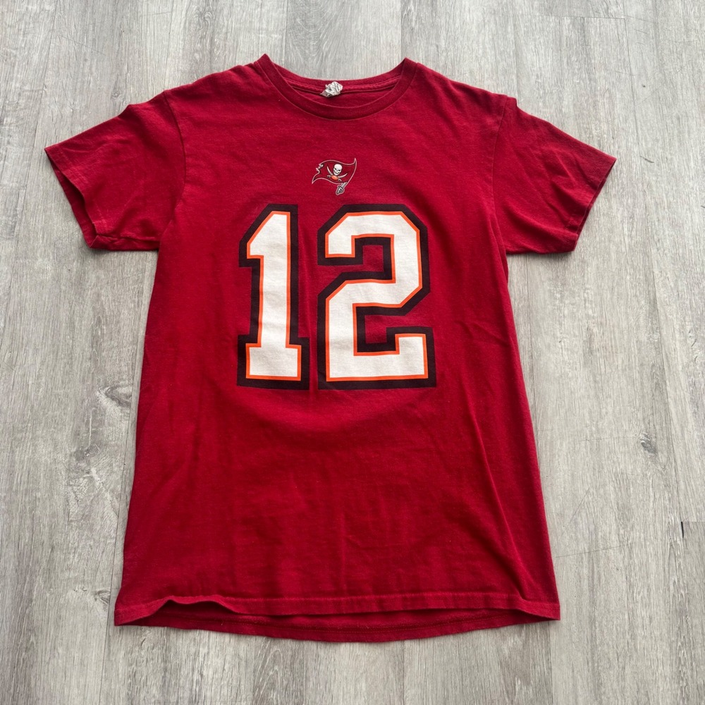 Tampa Bay Buccaneers Tom Brady 12 T-Shirt Red Mens Small NFL Football Tee